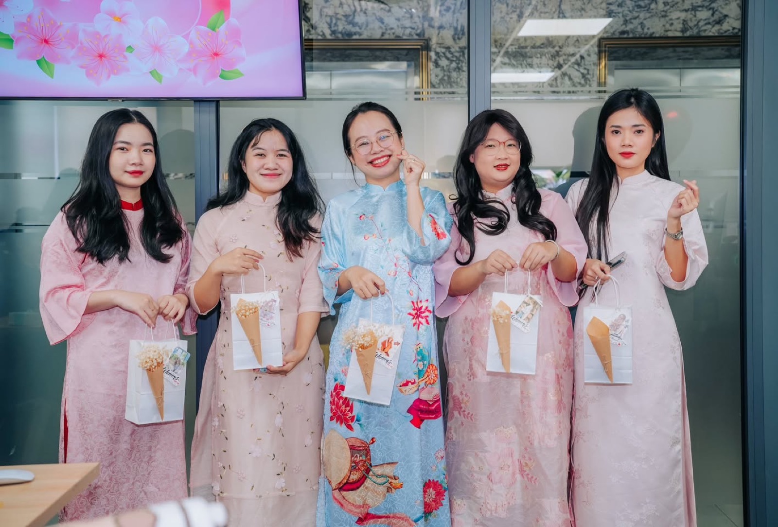 Ngày Phụ nữ Việt Nam 20/10 tại CNV